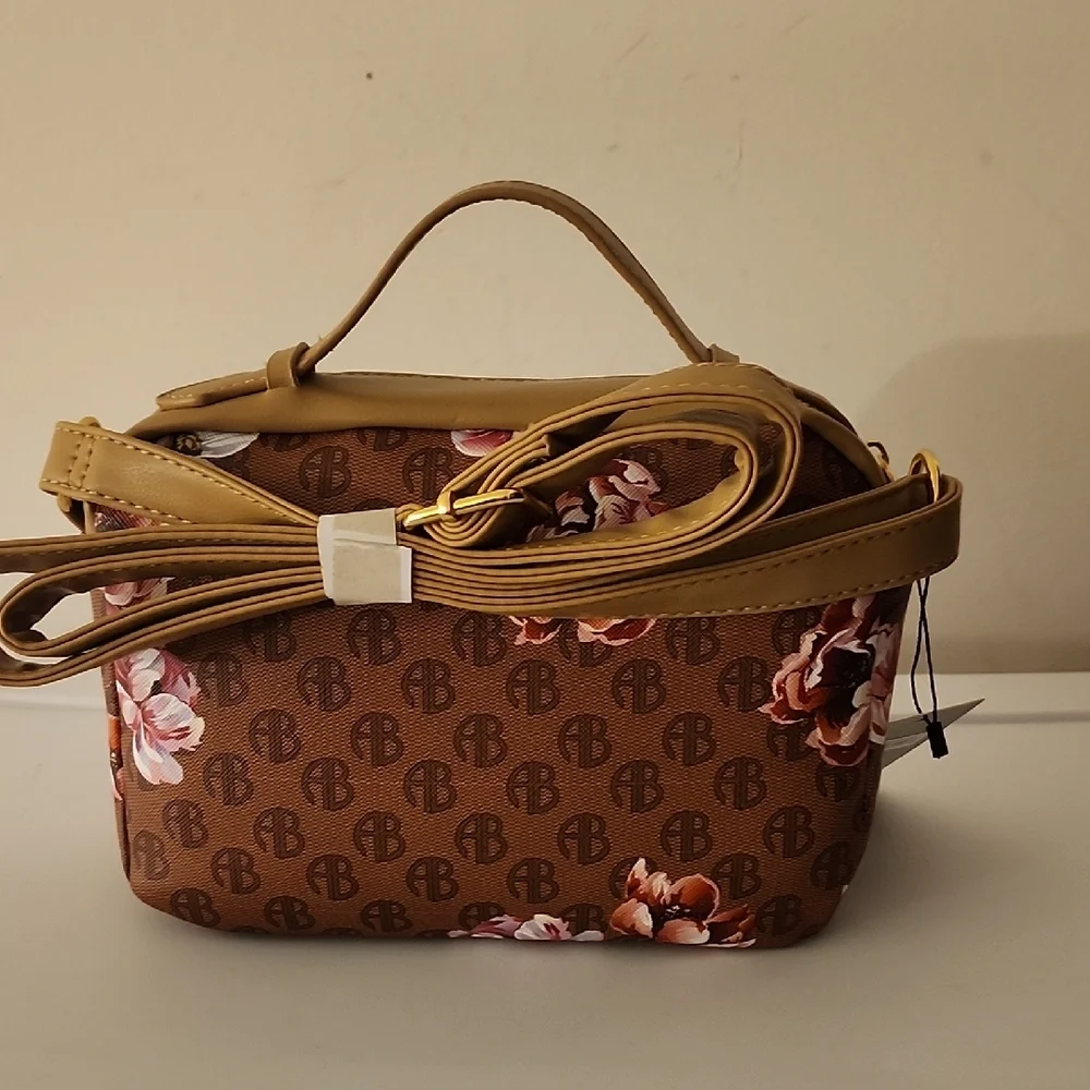 🌸 Alexis Bendel Crossbody Bag w/Free Alexis Bendel Card Wallet